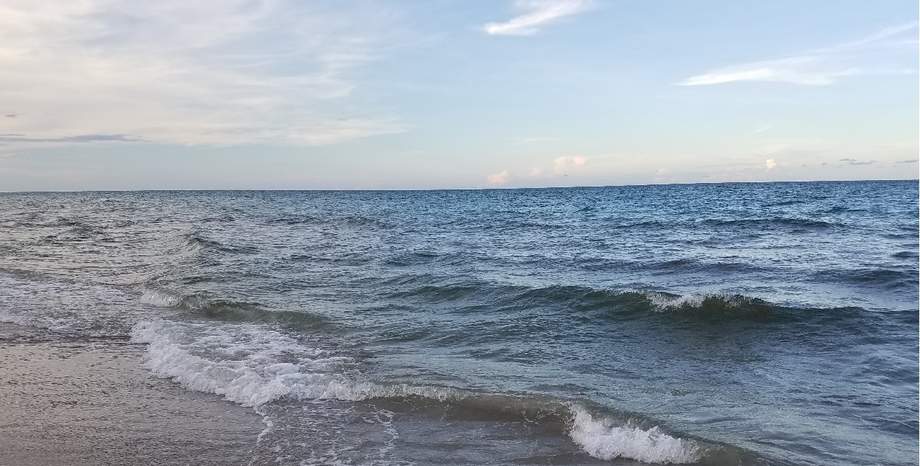 フロリダ東海岸 6月29日午後7時14分のビーチ